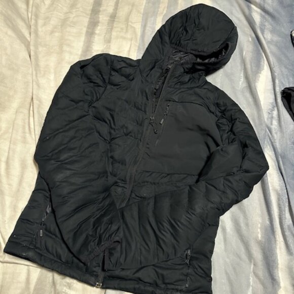 Mountain Hardware size small jacket - Picture 1 of 3